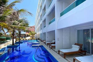 Flamingo Cancun Resort Swin Up Room Pool and Terrace